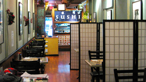 Lola Sushi Inside