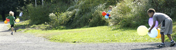 MP3 Experiment in Toronto aftermath leaves kids chasing balloons
