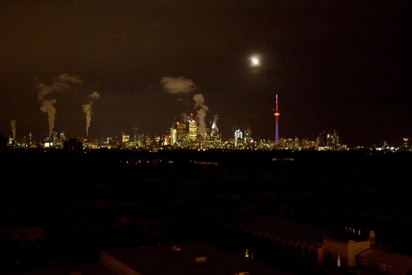 Toronto's West End darkened by a mass power outtage