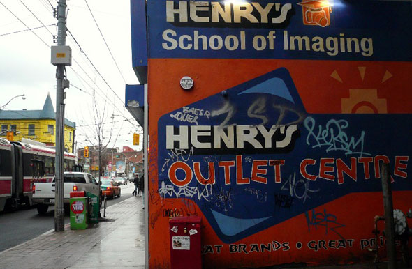 Henry's Outlet Centre