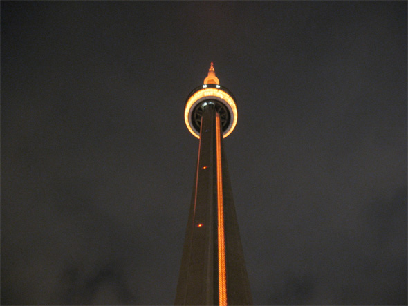 cn tower gold