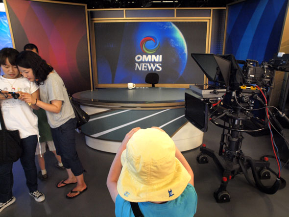Omni News anchor desk