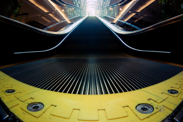 2011125-fisheye_escalator.jpg