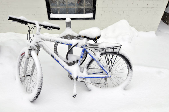 2011323-snow-bike.jpg
