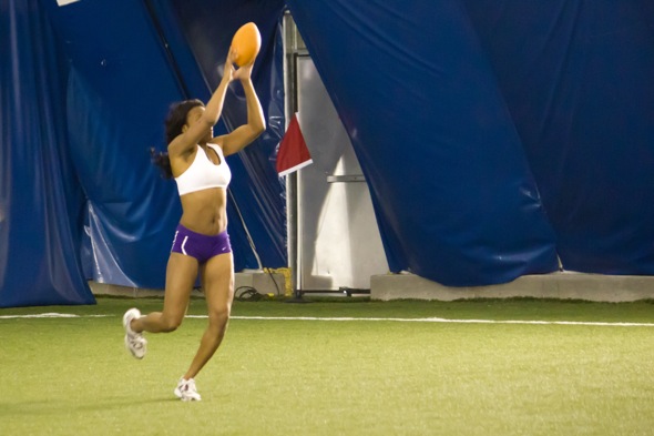Lingerie football busts into Toronto 