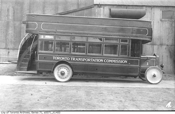 2011513-double-decker-bus-1921.jpg