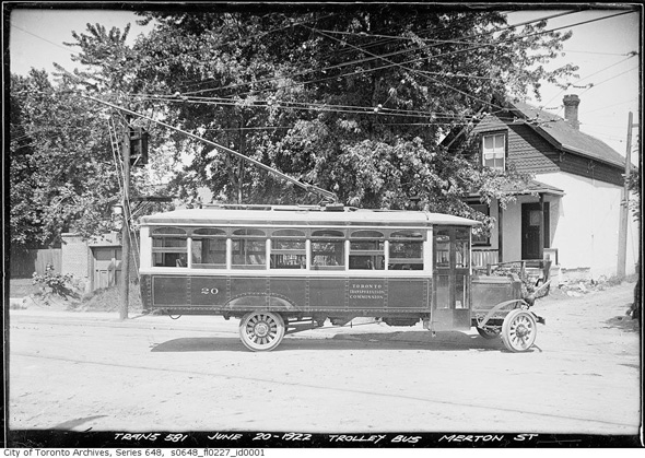 2011513-trolley_bus_1922.jpg