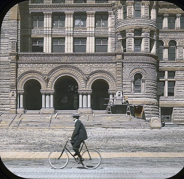 2011322-1899-Cyclist_passing_city_hall.jpg