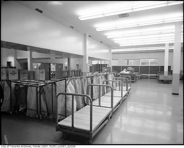 201413-int-postal-sorting-station-1960s-strike.jpg